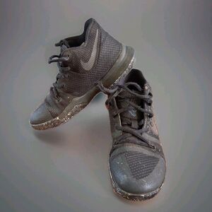 Nike Kyrie Azurie Elizabeth Black Basketball Sneakers, Youth Size 3Y